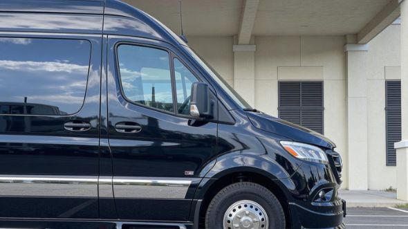 fairfield 12 passenger sprinter van