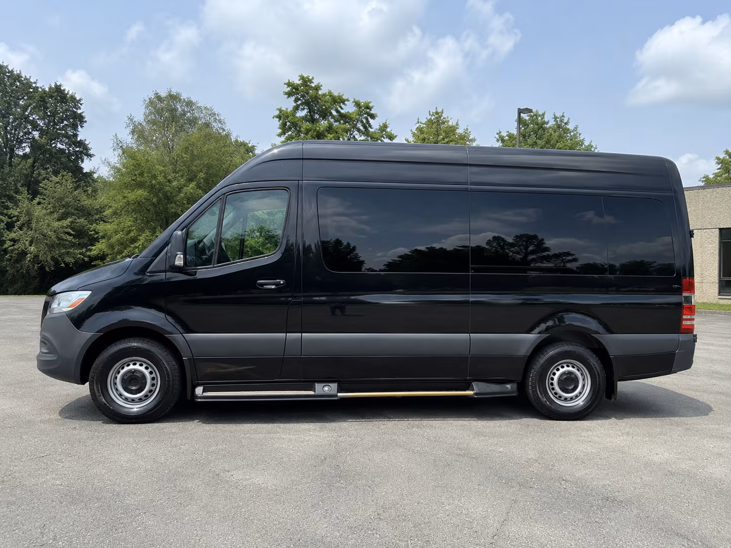 fairfield 10 passenger sprinter van