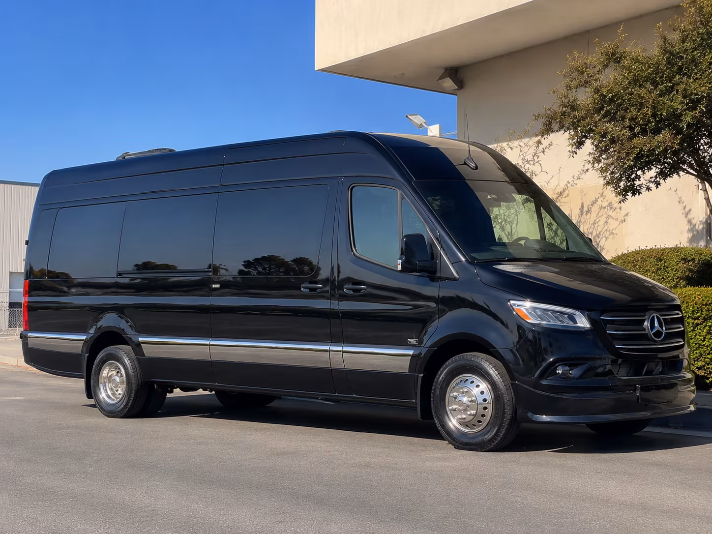 find the perfect transportation for your next airport transfer 5